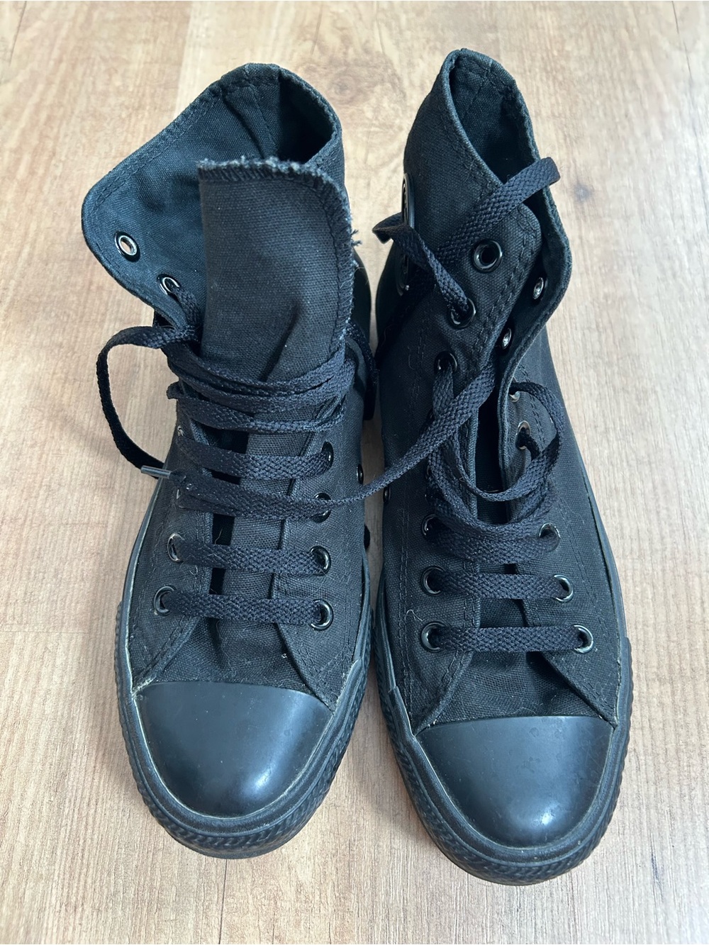 Converse Black Women's Casual Lace-Up Sneakers